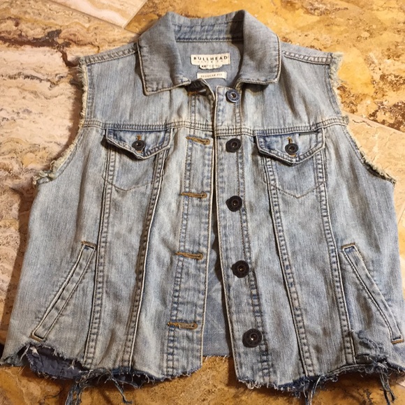 Bullhead Denim Co. regular fit jean vest/Aztec art - Picture 1 of 8